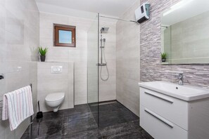 Hair dryer, towels - Villa Loni with Pool & Seaview (Bajčići (Krk))