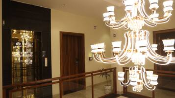 32-inch Smart TV with satellite channels, fireplace, printers