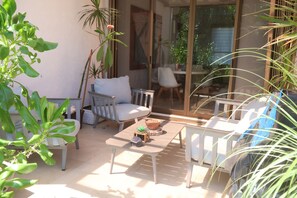 Terrace/patio - 5 minutes away from Xcaret and Xplor Park! Ideal house for a family. (Playa del Carmen)