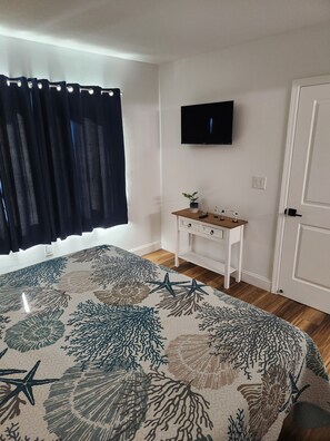 3 habitaciones, tabla de planchar con plancha, wifi y ropa de cama