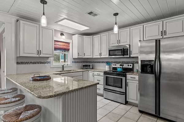 Frigorífic, microones, forn i placa de cuina