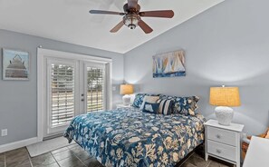 3 dormitorios, escritorio, tabla de planchar con plancha y wifi