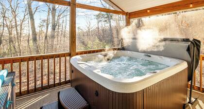 NEW Cozy Secluded Mountain Cabin: Hot Tub with Views, Pets OK, Firepit & Smores