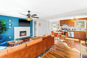 Smart TV, fireplace