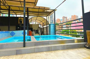 12 piscinas al aire libre