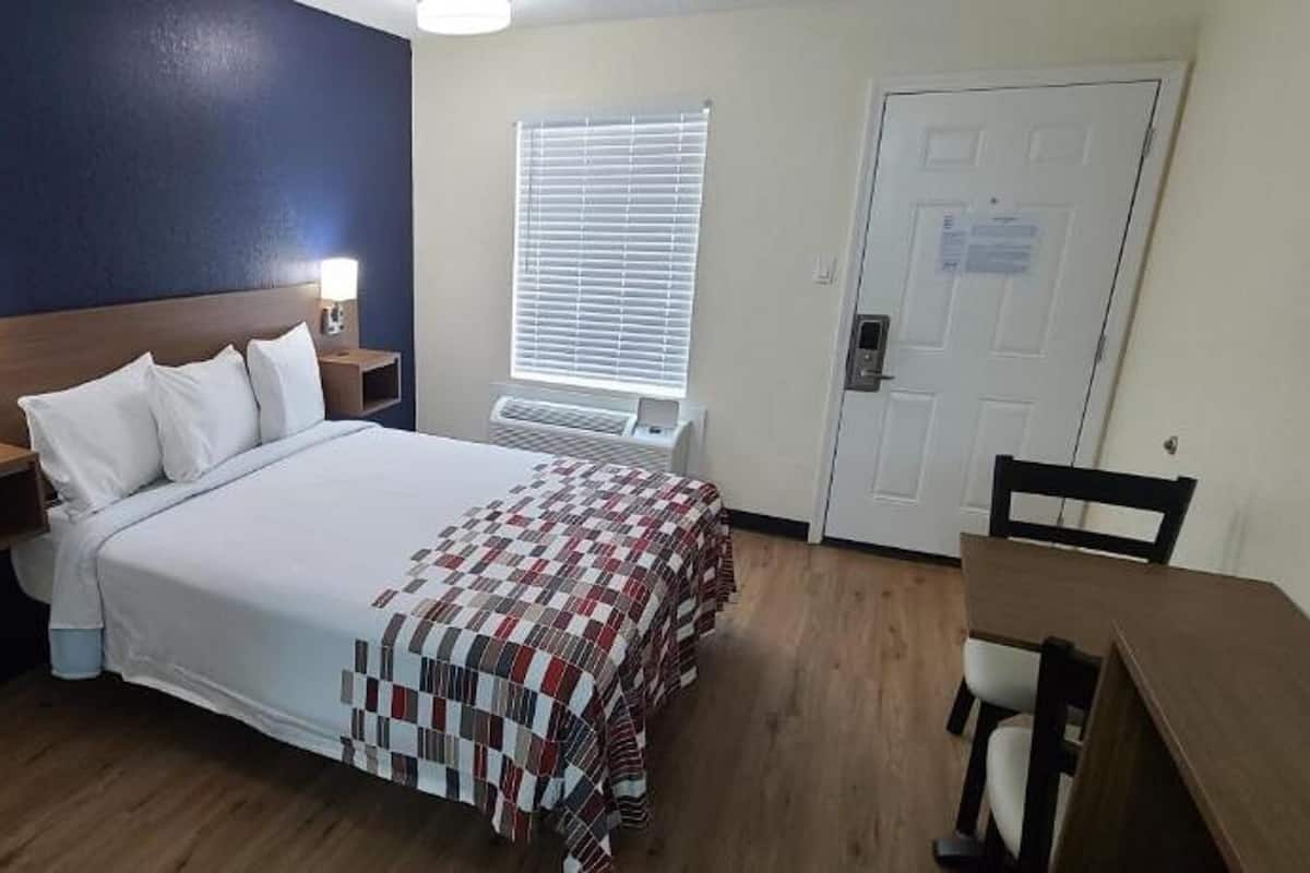 Desk, iron/ironing board, free WiFi, bed sheets