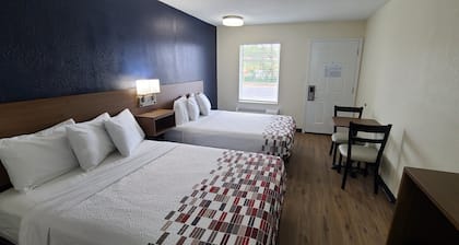 Red Roof Inn Byron