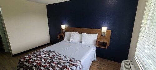 Red Roof Inn Byron