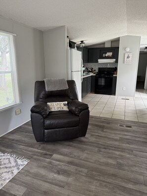 Interior - Casita on the Ranch-wildlife,sunsets, stars, relax (Spring Branch)