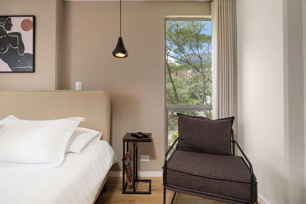 1 bedroom, in-room safe, desk, iron/ironing board