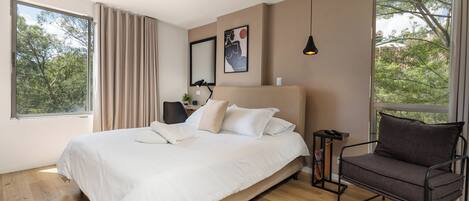 1 bedroom, in-room safe, desk, iron/ironing board