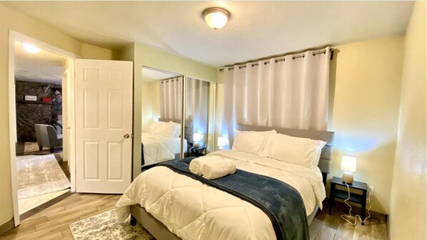 2 chambres, fer et planche à repasser, Wi-Fi, draps fournis