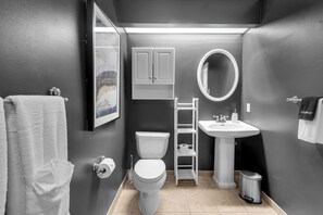 Toallas, jabón, papel higiénico