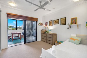 2 bedrooms, iron/ironing board, travel cot, free WiFi - Portofino Coastal Retreat-Spacious & Stylish Cairns Apartment | Walk to Esplanade & Lagoon! (Cairns City)