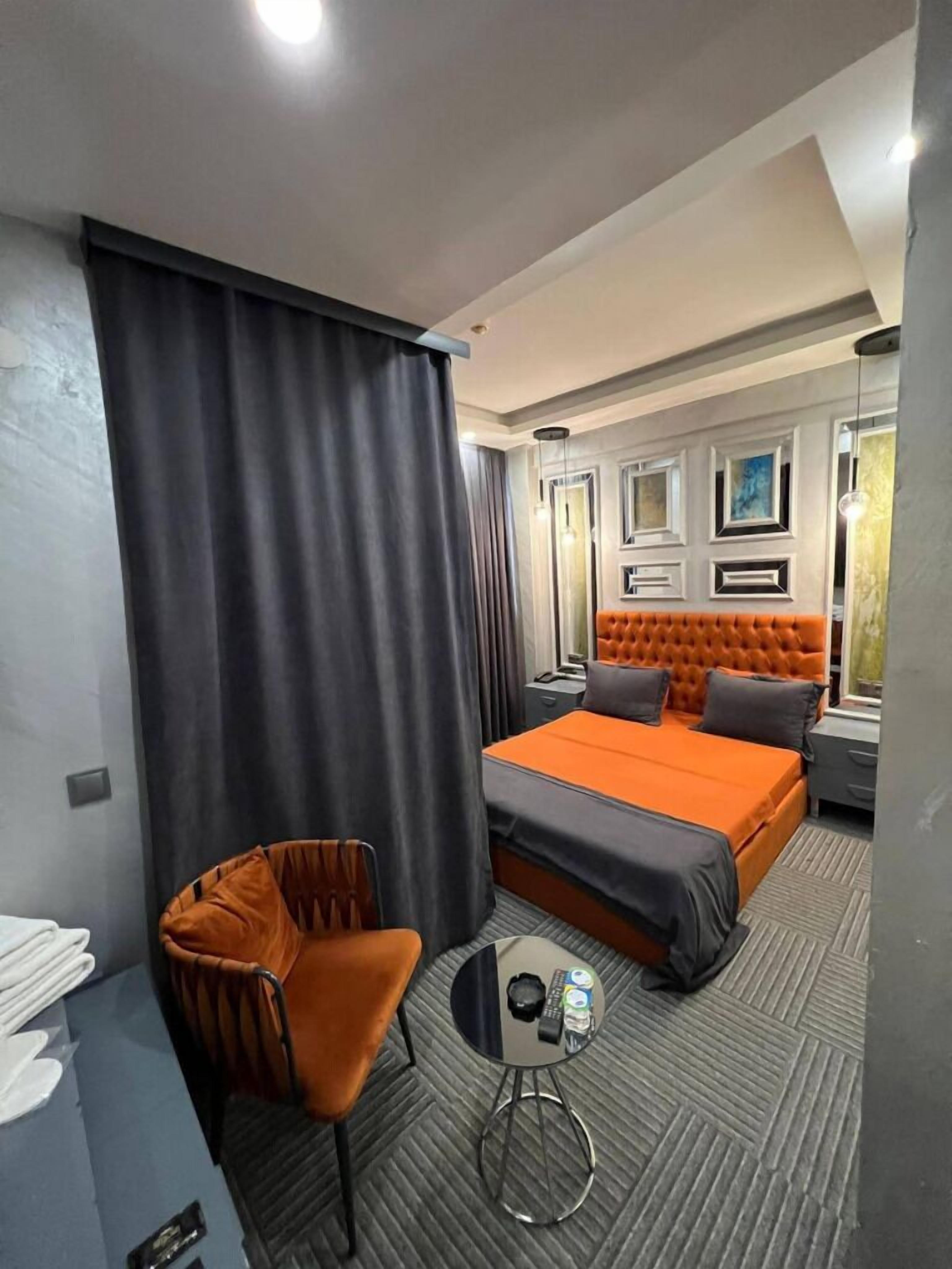 Habitació doble econòmica | Wifi gratuïta i roba de llit 