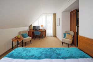 1 bedroom, Egyptian cotton sheets, premium bedding, minibar