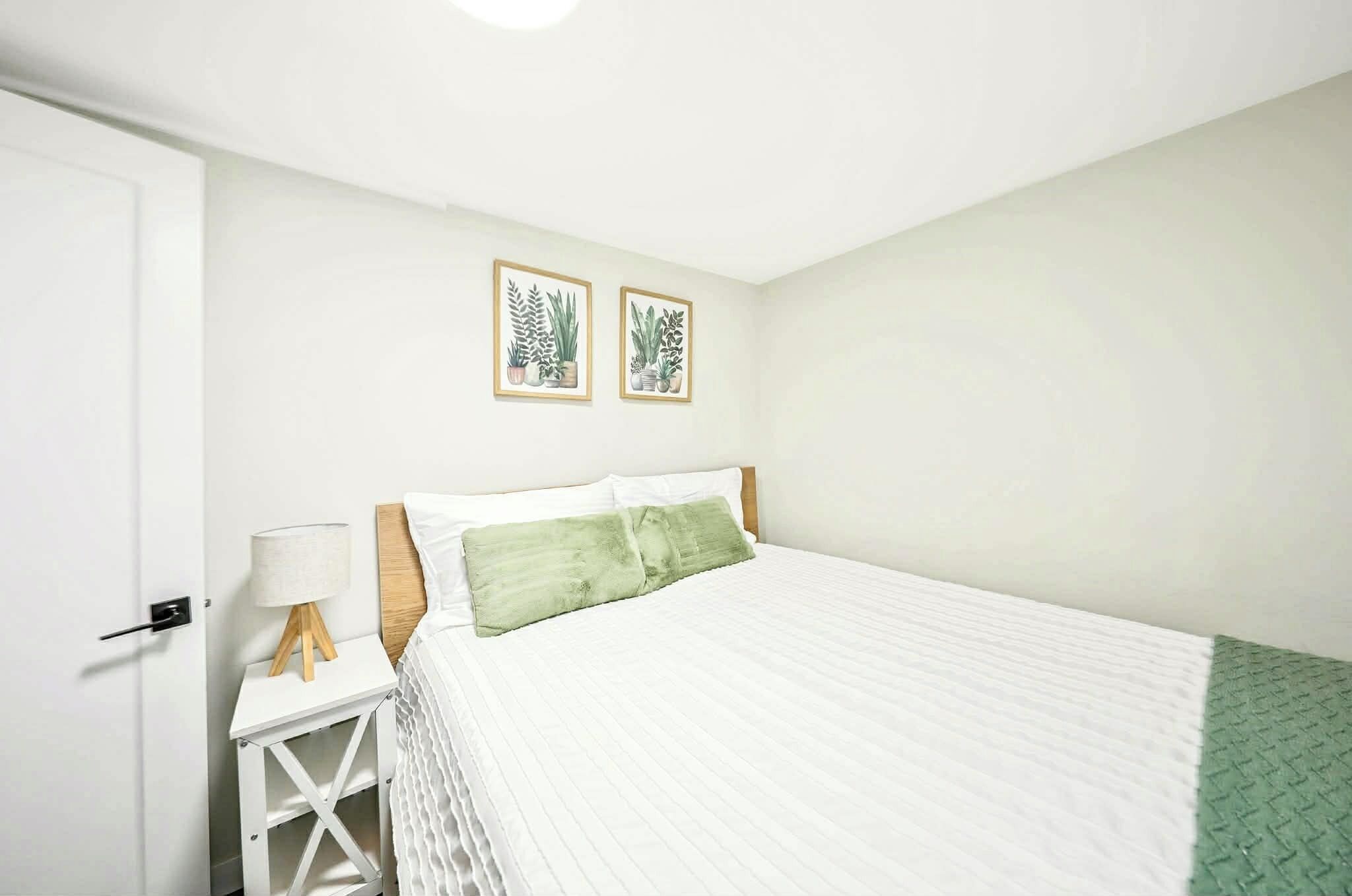 1 bedroom, desk, free WiFi, bed sheets
