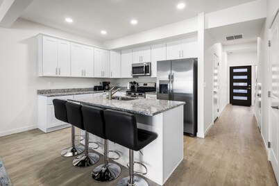 3-bedroom townhome in serene Spokane Valley with AC