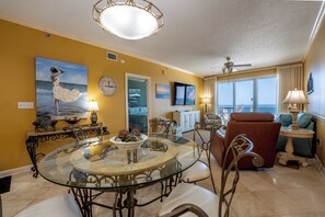 Dining - Penthouse in Paradise!! Private Parking! Unit 1004, 4 bed 3 bath, Sleeps 10 (Orange Beach)