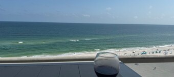 Penthouse in Paradise!! Private Parking! Unit 1004, 4 bed 3 bath, Sleeps 10