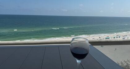 Penthouse in Paradise!! Private Parking! Unit 1004, 4 bed 3 bath, Sleeps 10