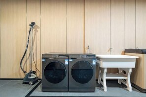 Laundry room - Boerman Hotel (Chengdu Conference and Exhibition Center) (Chengdu)