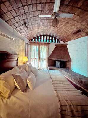 4 bedrooms, travel cot, WiFi, bed sheets - 5 JOTAS DARRAGUEIRA Guest House & Loft (Chacras de Coria)