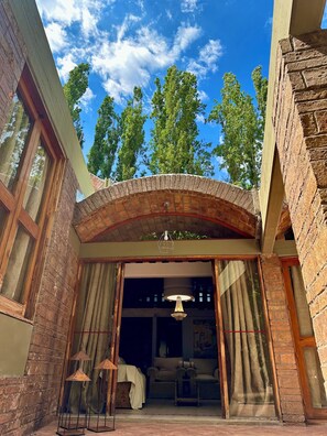 Exterior detail - 5 JOTAS DARRAGUEIRA Guest House & Loft (Chacras de Coria)