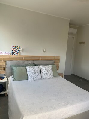 3 bedrooms, iron/ironing board, WiFi, bed sheets - Sardegna Casa al Mare Panoramica con Piscina (Quartu Sant'Elena)