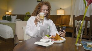 TV connectée de 30 pouces avec chaînes numériques, Netflix, Hulu