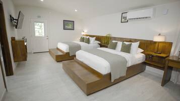 Superior Double or Twin Room | Premium bedding, Tempur-Pedic beds, minibar, laptop workspace