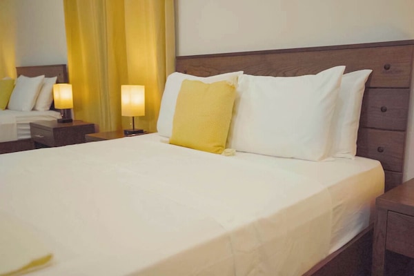 Executive Suite | 1 bedroom, premium bedding, Tempur-Pedic beds, minibar