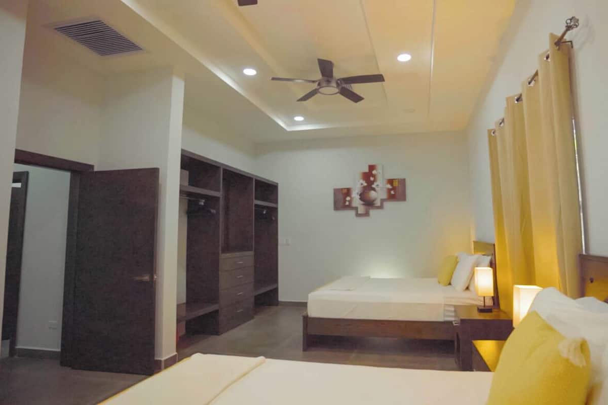 Executive Suite | 1 bedroom, premium bedding, Tempur-Pedic beds, minibar