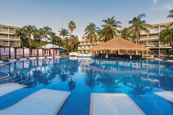5 outdoor pools