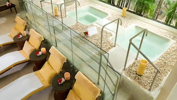 Couples treatment room(s), sauna, hot tub, steam room