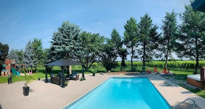 Private home, hot tub, in-ground pool, vineyard views.