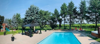 Private home, hot tub, in-ground pool, vineyard views.