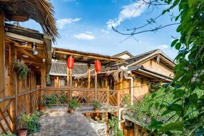 Unclassified image, 4 of 66, button - Waiting For You at Yunshuiyao Inn (Nanjing County)
