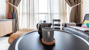 Appartement, 3 chambres, vue ville | Coin séjour