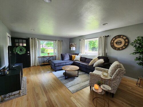 Btown Countryside Guest Home; Near IU; Family-Friendly