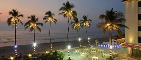 Khu ẩm thực ngoài trời