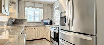 Beachfront Property, Near Flagler Ave, Early Check in - Late Check Out