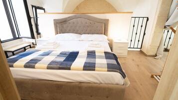 2 bedrooms, iron/ironing board, bed sheets