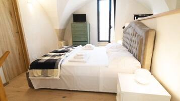 2 Schlafzimmer, BĂŒgeleisen/BĂŒgelbrett, Reisekinderbett, BettwĂ€sche