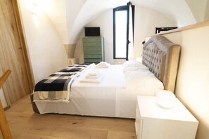 2 bedrooms, iron/ironing board, travel cot, bed sheets