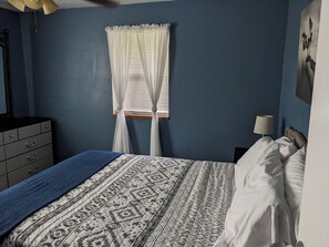 2 bedrooms, iron/ironing board, free WiFi, bed sheets