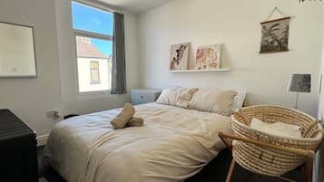 4 soverom, strykejern/-brett, wi-fi (inkludert) og sengetøy