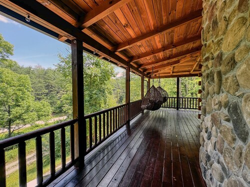 Lux Dog-Friendly Cabin~Hot Tub~Game Room~Huge Deck