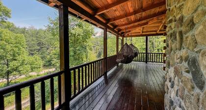 Lux Dog-Friendly Cabin~Hot Tub~Game Room~Huge Deck