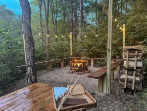 Property grounds - Lux Dog-Friendly Cabin~Hot Tub~Game Room~Huge Deck (Logan)